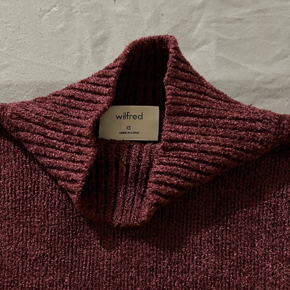 Wilfred Burgundy Cropped Turtleneck Sweater Soft Knit Fall Winter Size [XS] - Picture 3 of 3